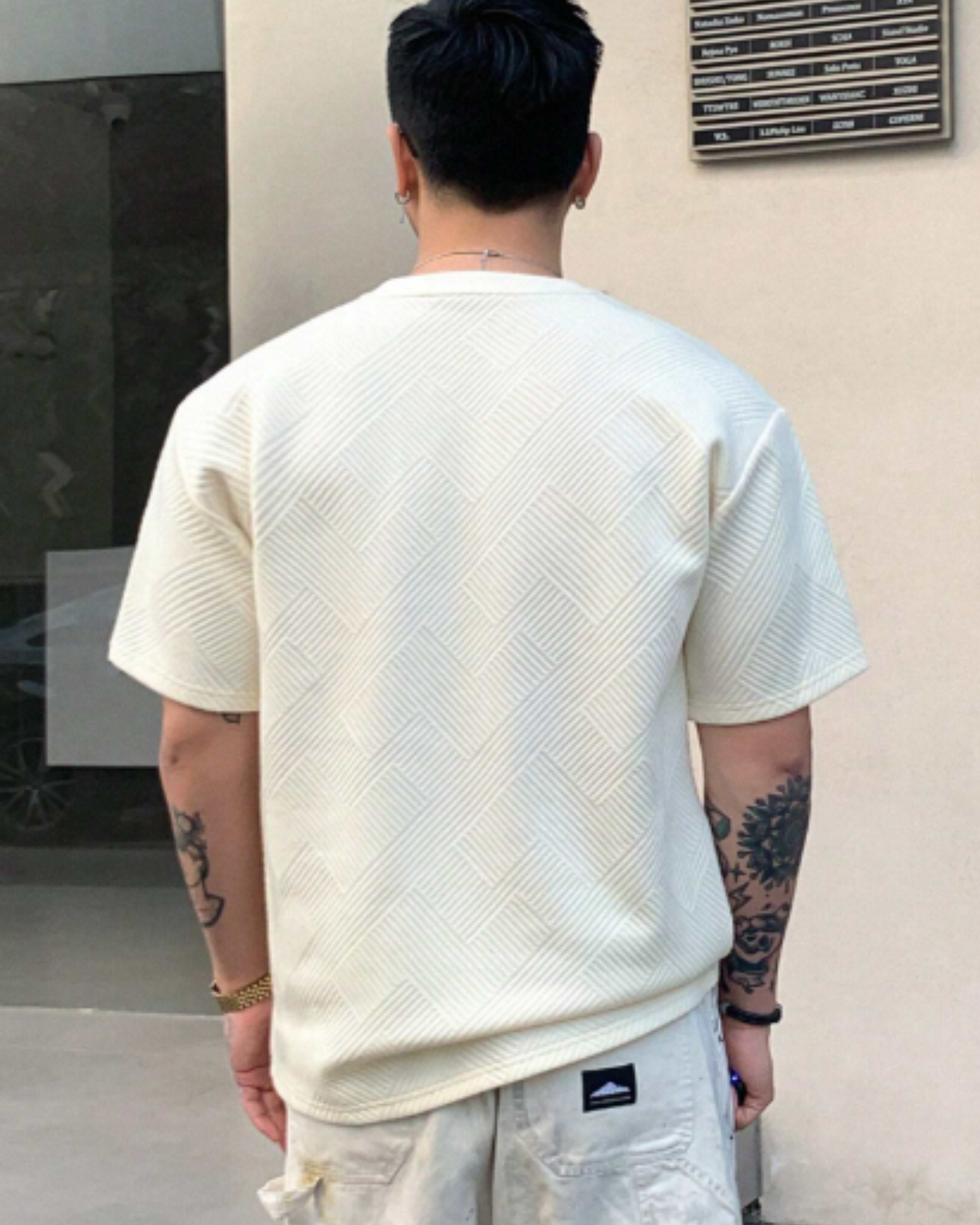 Camiseta Branca Aura Minimalista